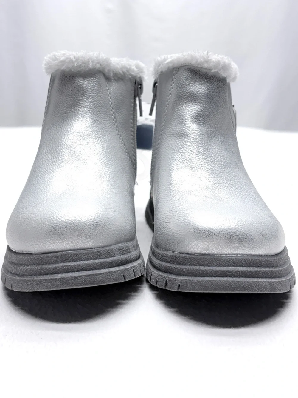 OshKosh Hazel Cozy Boots Girls 10 Silver Faux Fur Zip NWT